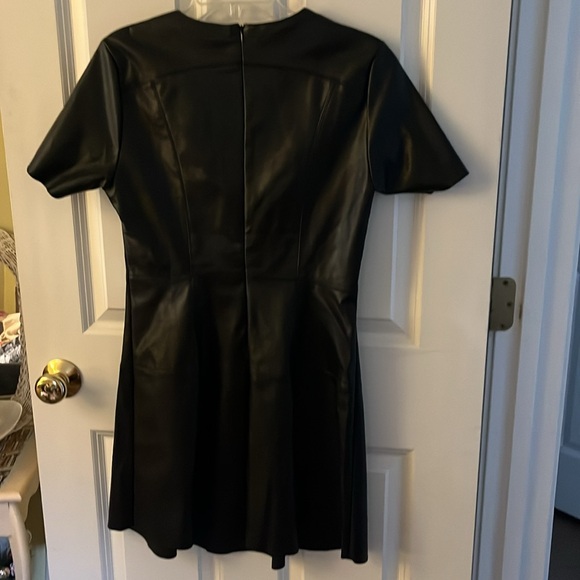NWT! Women’s Faux Black Leather Dress. Short Sleeve. Size Large. One Clothing - Picture 6 of 11